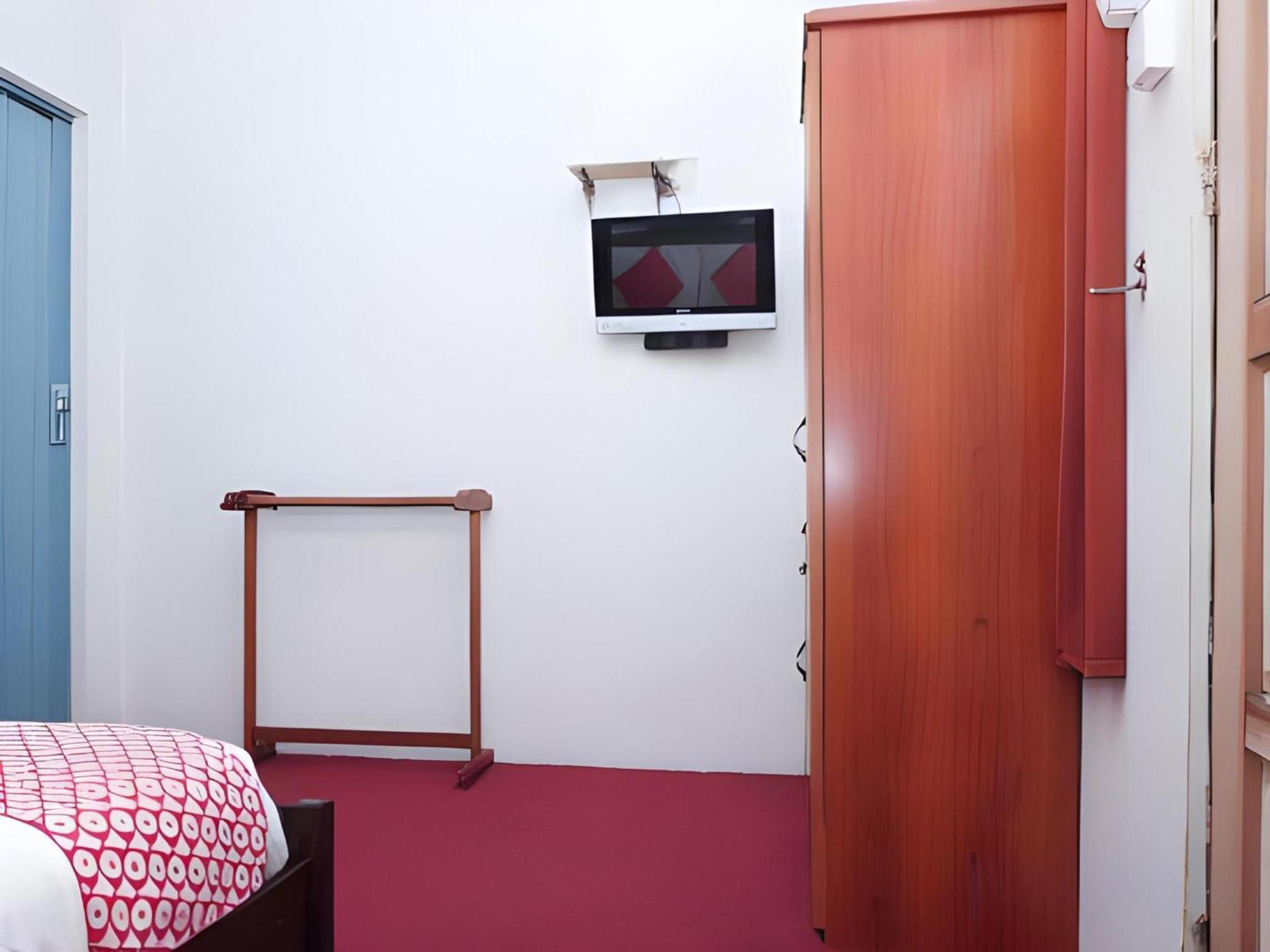 Oyo 90744 Bari Indah Beach Resort Куала-Тренгану Экстерьер фото